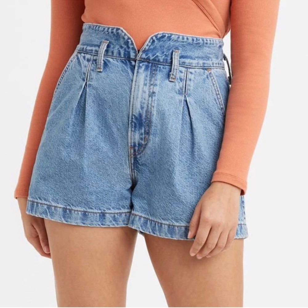Levi’s High-Waisted Pleated Denim Shorts - Light Wash
